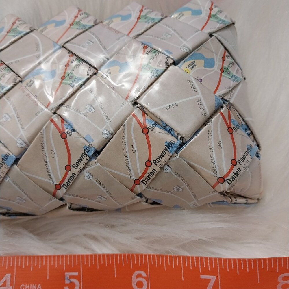 3413 Small Ecoiat Wristlet Purse Made From Folded Maps - Picture 2 of 5